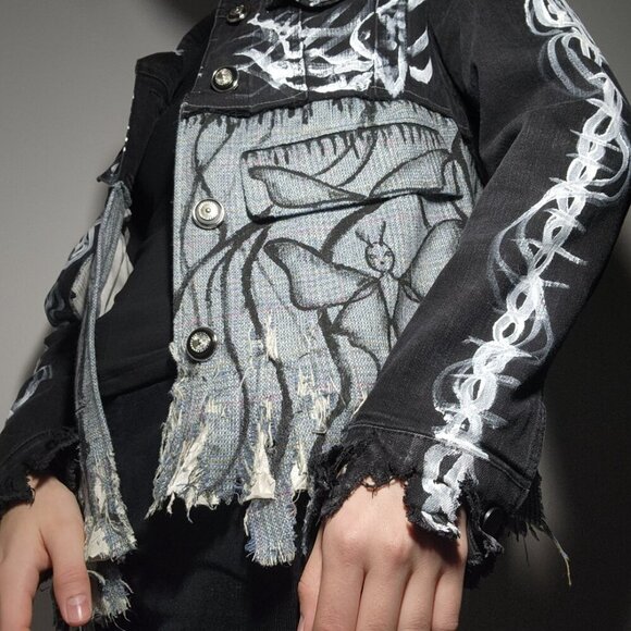 One-of-a-kind handmade grunge / punk shredded butterfly painted denim jacket - Picture 6 of 12